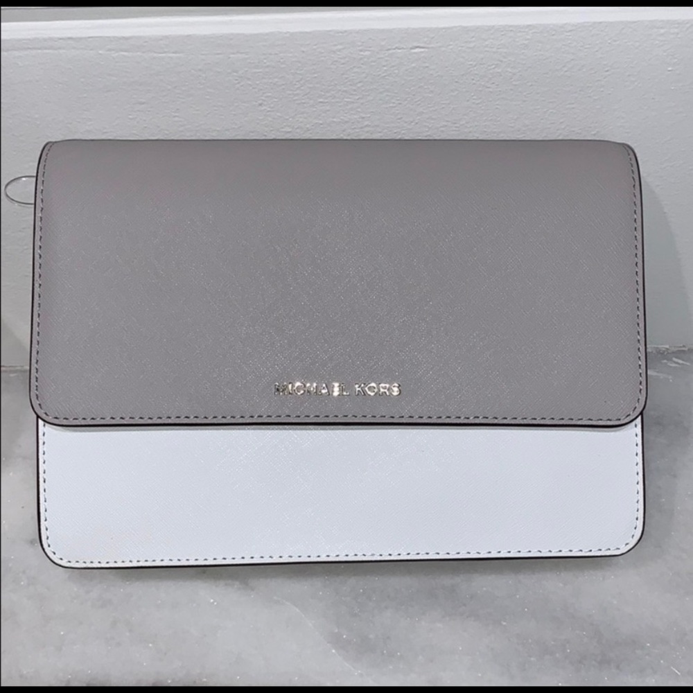 Michael Kors Gusset Large Leather Cross Body
